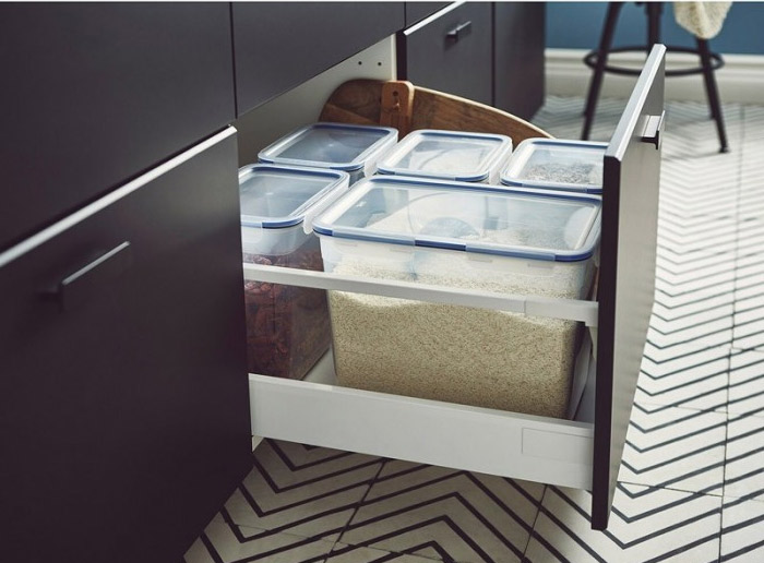 نگهداری برنج در کابینت