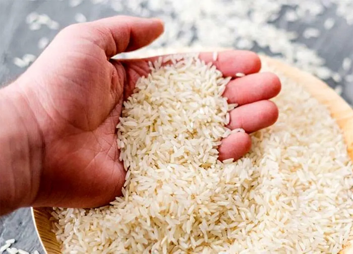 برنج میانه تازه و خوش طعم